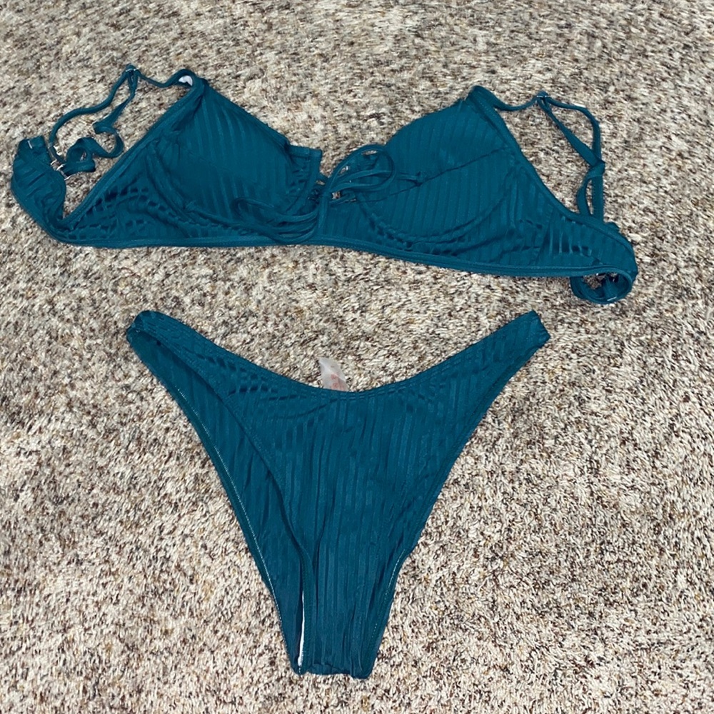 Bathing suit. large. Never worn.